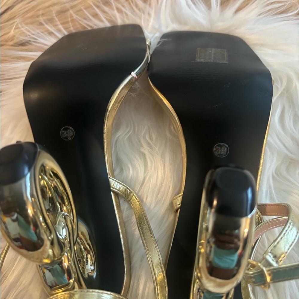 GOLD SEXY SCULPTURAL HEEL. - Picture 8 of 8